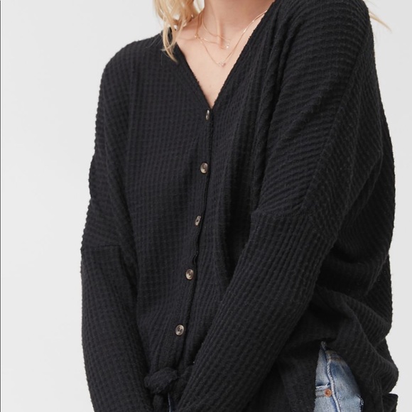 Button from top - Picture 2 of 6